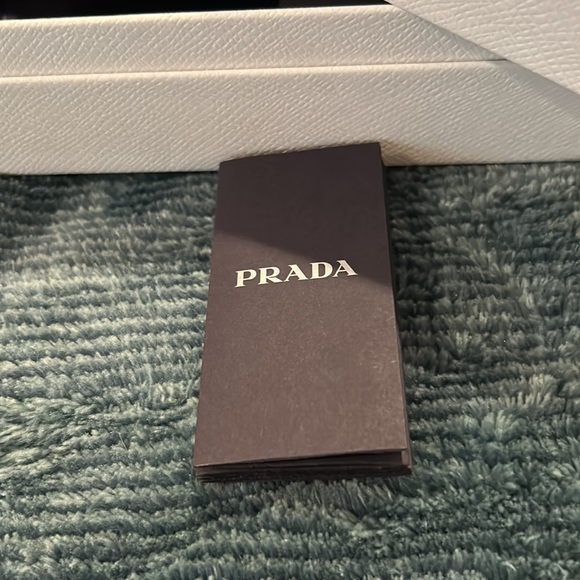 Prada Box - Picture 2 of 4